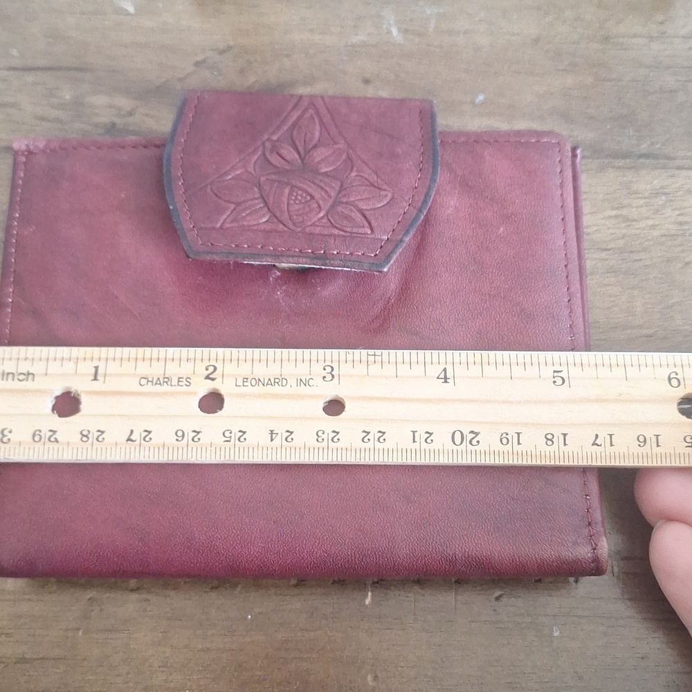 Vintage Rolfs Cowhide Wallet | Oxblood Leather Floral Embossed | Rare Key Slots - Picture 11 of 16